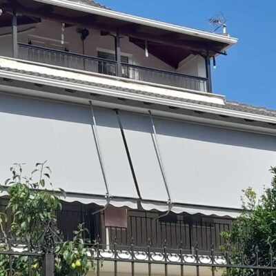 Τέντες με αντηρίδα - Τέντες Αεράκης Τέντες με αντηρίδα σε εξοχική κατοικία