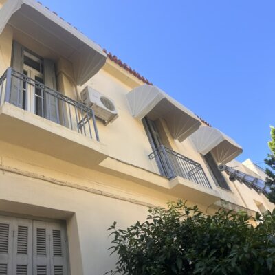 Τέντα καποτίνα σε κατοικία Μετς